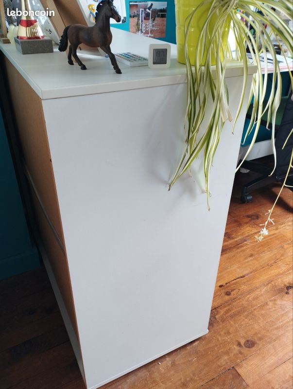 Commode (image 2)