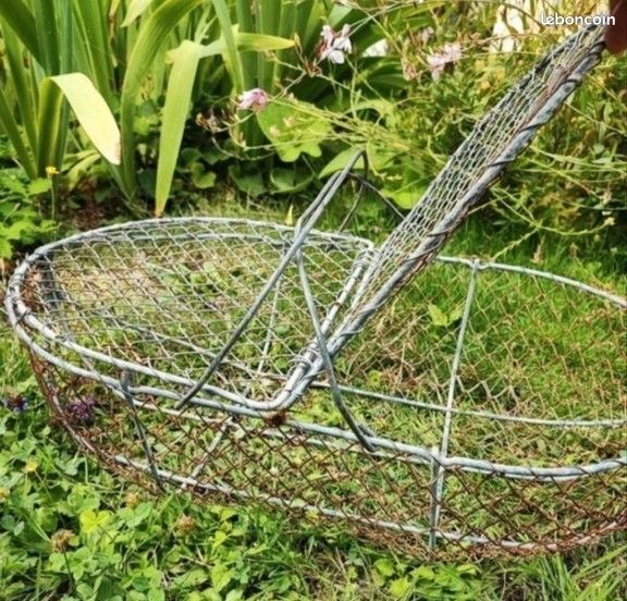 Vieux crabe ou panier à poisson en fil de fer, rouillé et terni//décor suspendu//choisissez 12,5 ou 15 pouces de diamètre - Canada