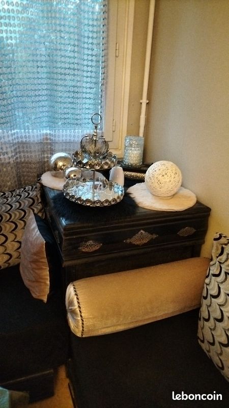 Vend salon marocain 3 canapés 1 coin 1table 2 petites tables (image 4)