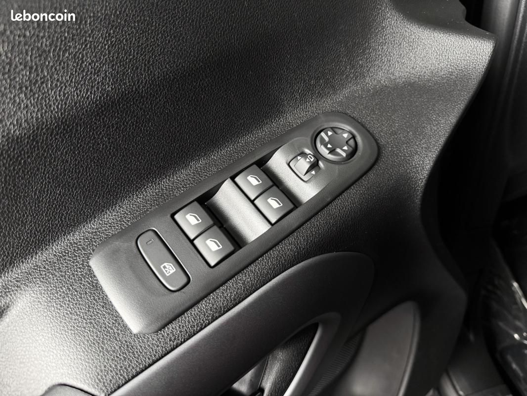 Citroën Berlingo 1.5 BLUEHDI 130CH 5 PLACES N1 SANS MALUS i-COCKPIT CARPLAY CAMERA REGUL LED EAT8 (image 33)