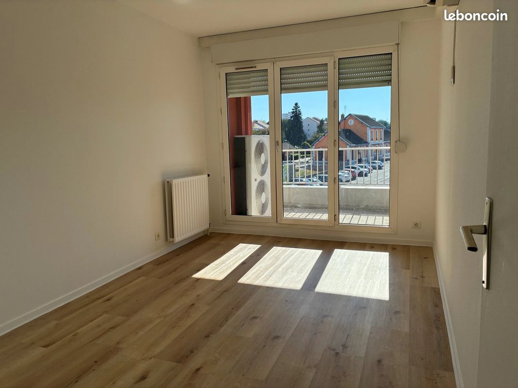 Appartement 5 pièces 109 m² · à Montceau-les-Mines · 109 m² · 905 €/mois