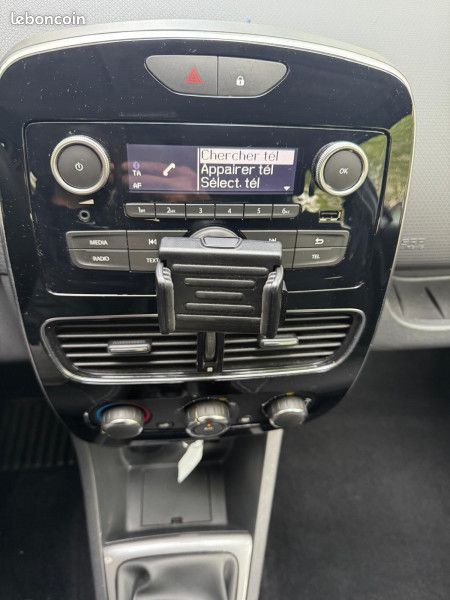 Renault CLIO IV 1.2 16V 75CH ESSENCE CRIT AIR 1 (image 9)