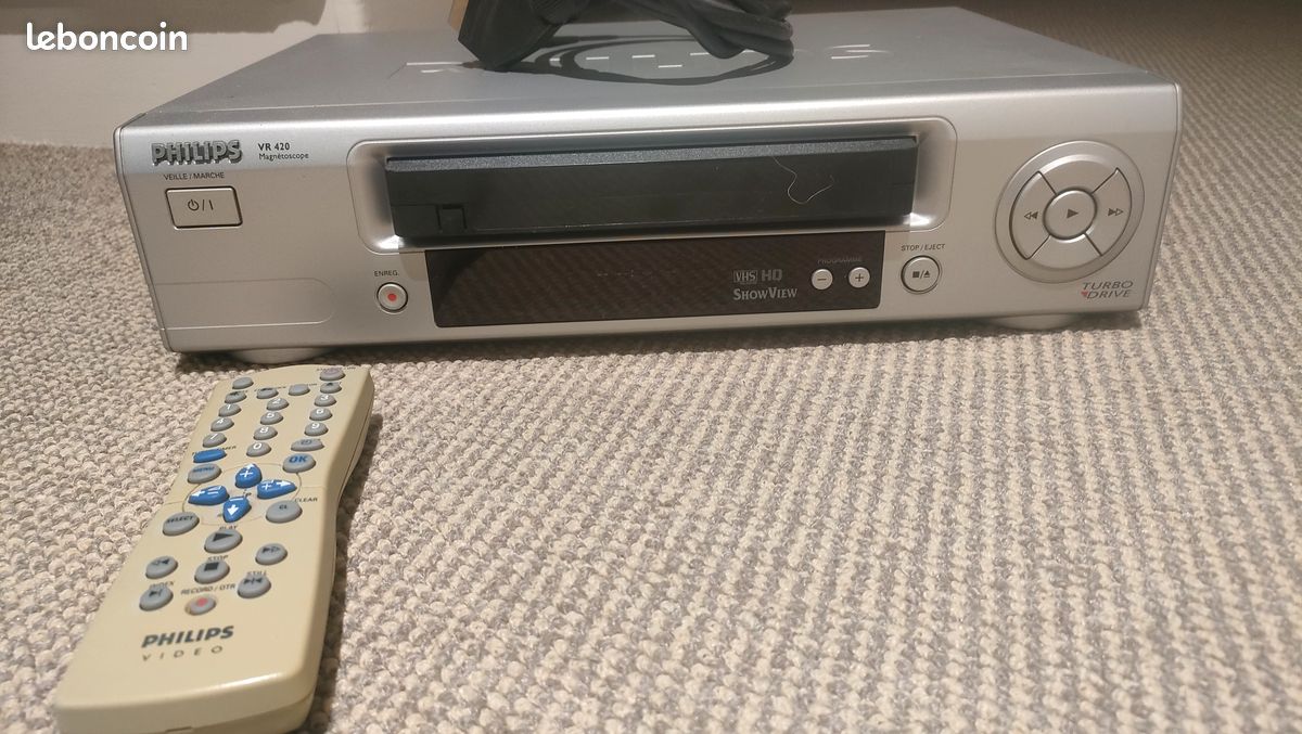 MAGNÉTOSCOPE PHILIPS VP 2300 / Cassette VHS K7 VCR / Pal Secam Nicam A Reviser EUR 30,00 - FR
