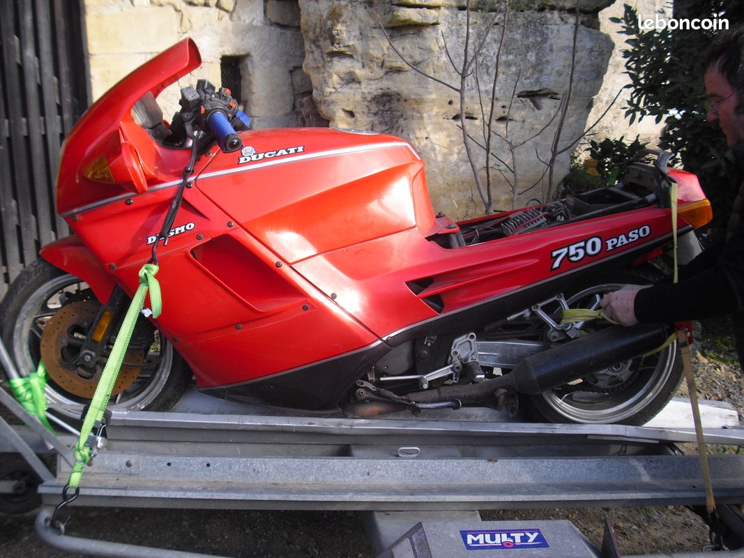 Ducati 750 paso (image 1)