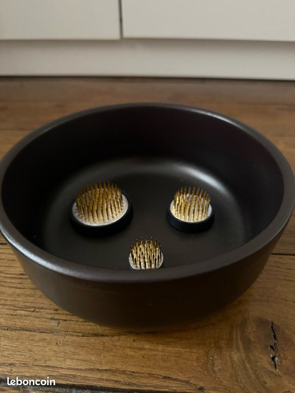 Kenzan pique fleur en laiton (image 1)