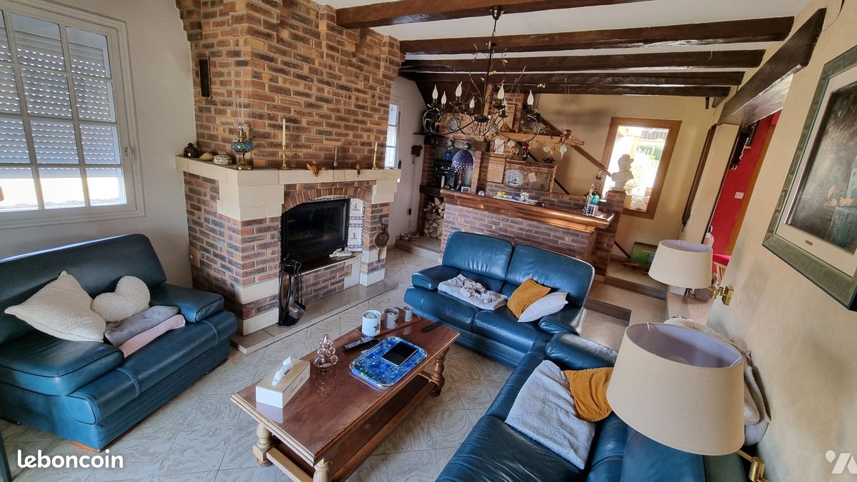 Maison 8 pièces 165 m² · à Menneville · 165 m² · 294 000 €