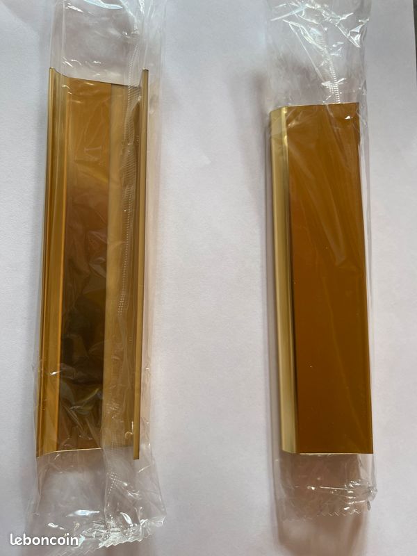 Lot de 8 poignées neuves en plastique – finition dorée (image 2)