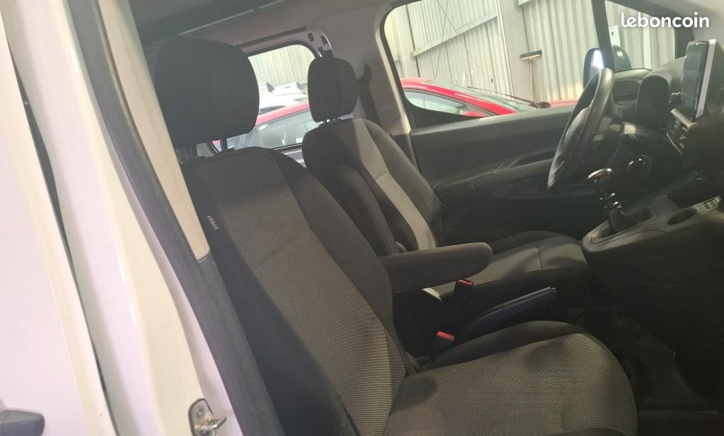 BERLINGO XL 100 CH cabine approfondie 5 places 55.958 km D'ORIGINE 15.825 ht (18.990 ttc) (image 3)