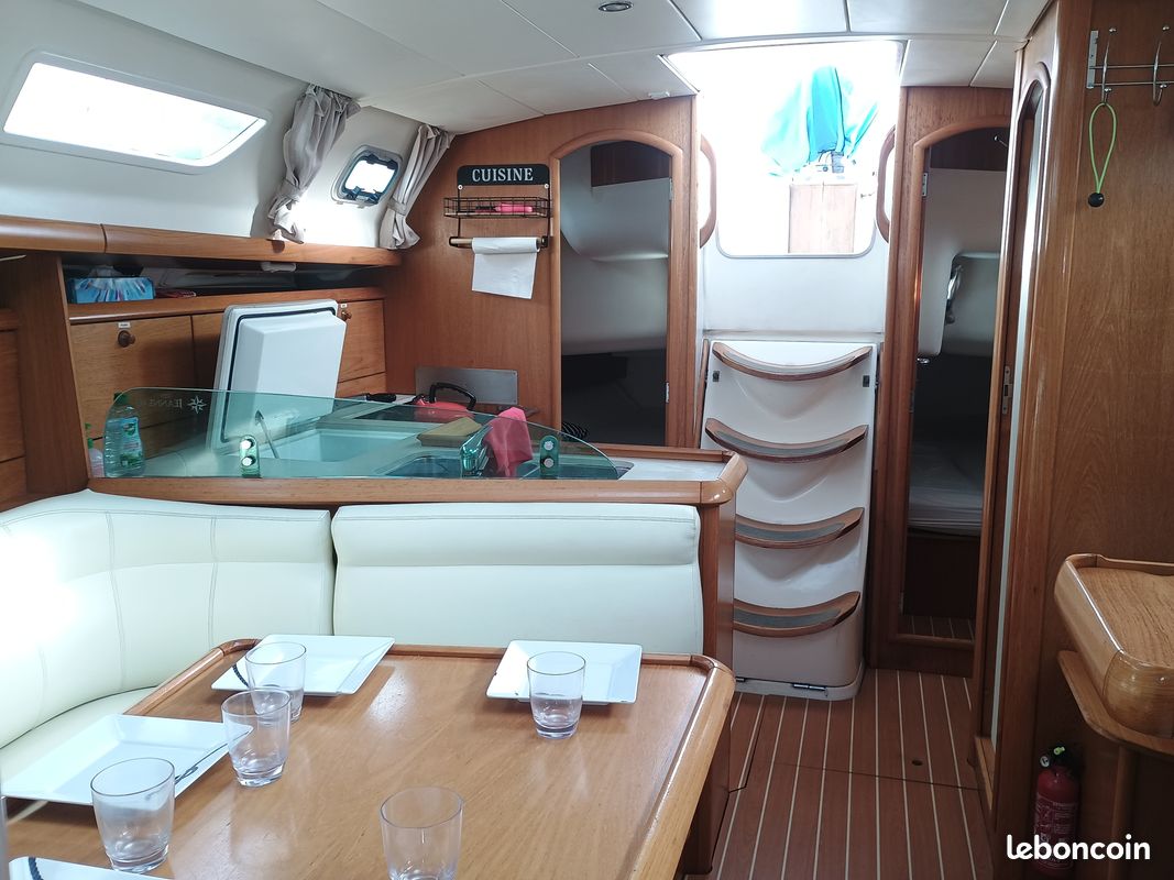 SUN ODYSSEY 37 (JEANNEAU) — View photo 1
