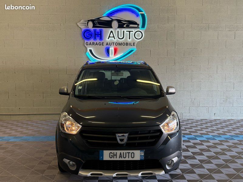 DACIA LODGY TCe 115 7 places Stepway, monospace (image 1)