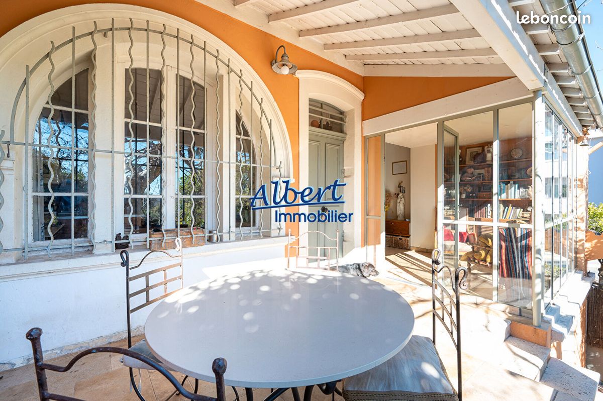 Maison 8 pièces 131 m² · à Sanary-sur-Mer · 131 m² · 850 000 €