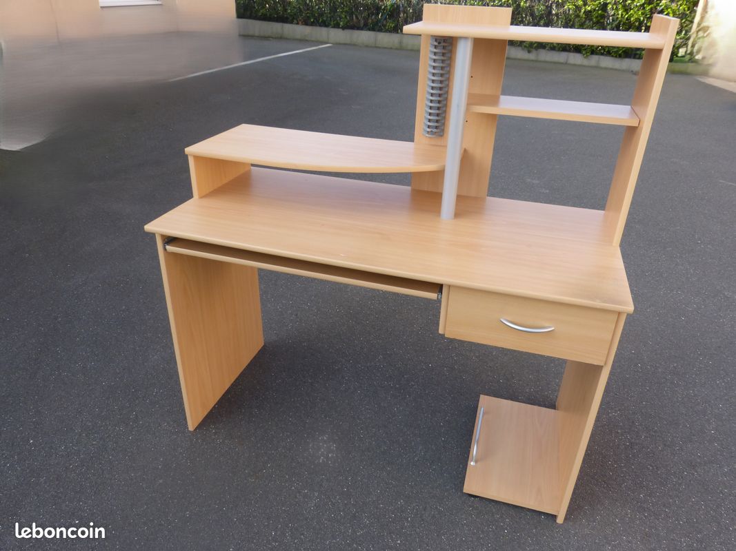 Bureau (image 1)