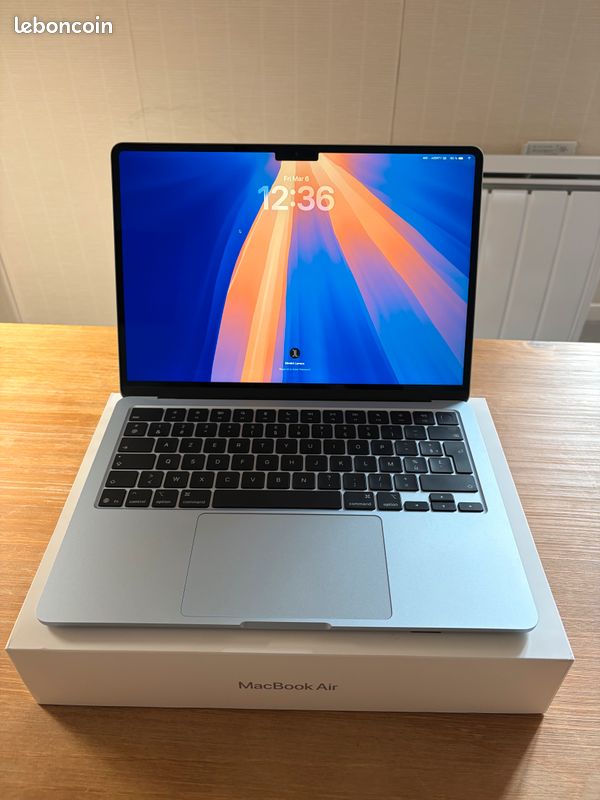 Apple Macbook Air M4 13,6", 256 Go SSD, 16 Go RAM, CPU 10 coeurs, GPU 8 coeurs, Bleu ciel (image 1)