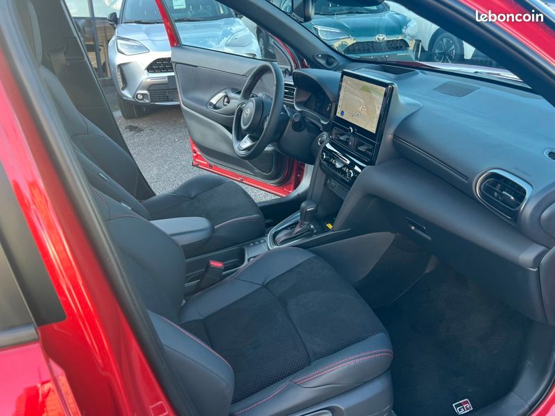 Toyota Yaris Cross Hybride 1.5 HYBRID 130H GR SPORT TECHNO (image 13)