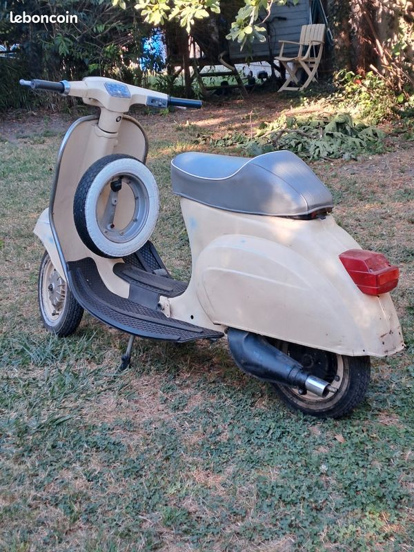 Authentique Vespa 50 recognized special de