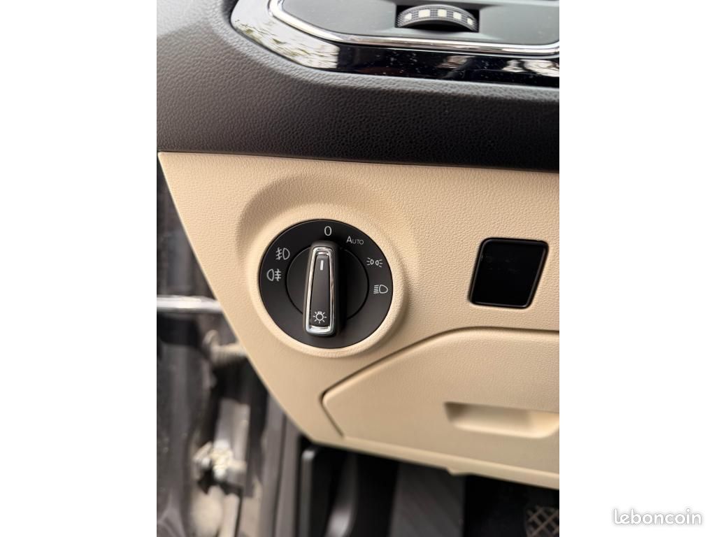 SEAT LEON 1.6 TDI 105ch CR Style / Toit Ouvrant - Distribution OK (image 27)