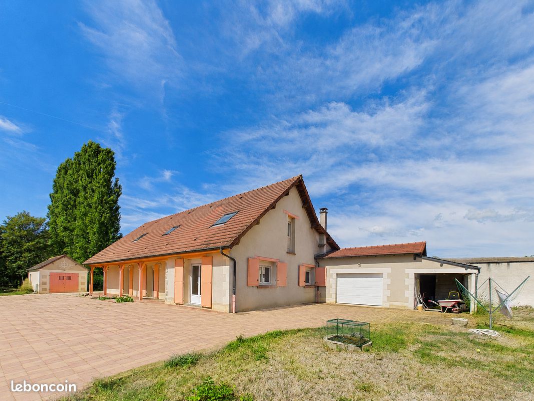 Maison 12 pièces 256 m² · à Saint-Martin-d'Heuille · 256 m² · 349 000 €