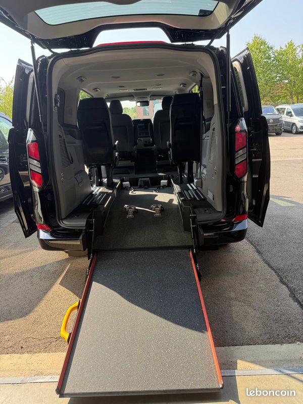 Ford Tourneo Custom L1H1 TPMR – BVA – Titanium - 4 places + 1 UFR - Disponible (image 3)