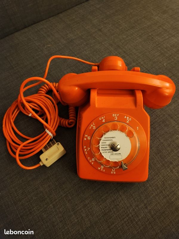 Téléphone Ancien Socotel S63 – Orange – Paris 1974 – Bon état (Non Testé)