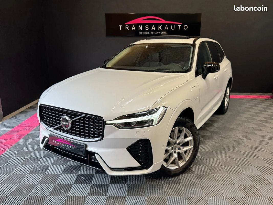 VOLVO XC60 T6 Recharge AWD 253 ch + 145 ch Geartronic 8 Ultimate Style Dark - 1ère main - Toit ouvrant - Sièges chauffants - Caméra 360 (image 1)