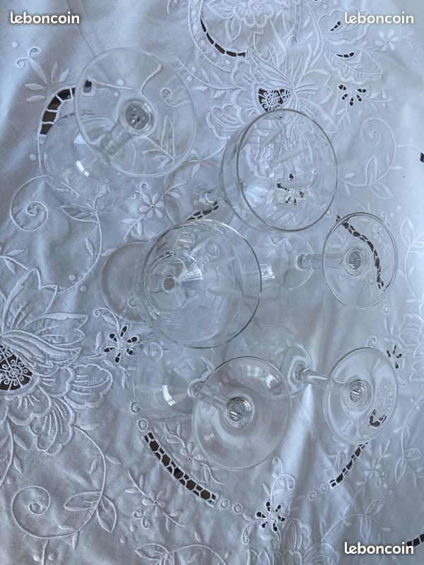 6 verres à vin anciens à pied en cristal gravé (image 4)