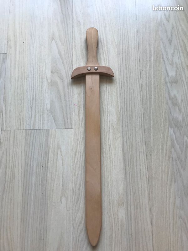 épée en bois (image 1)