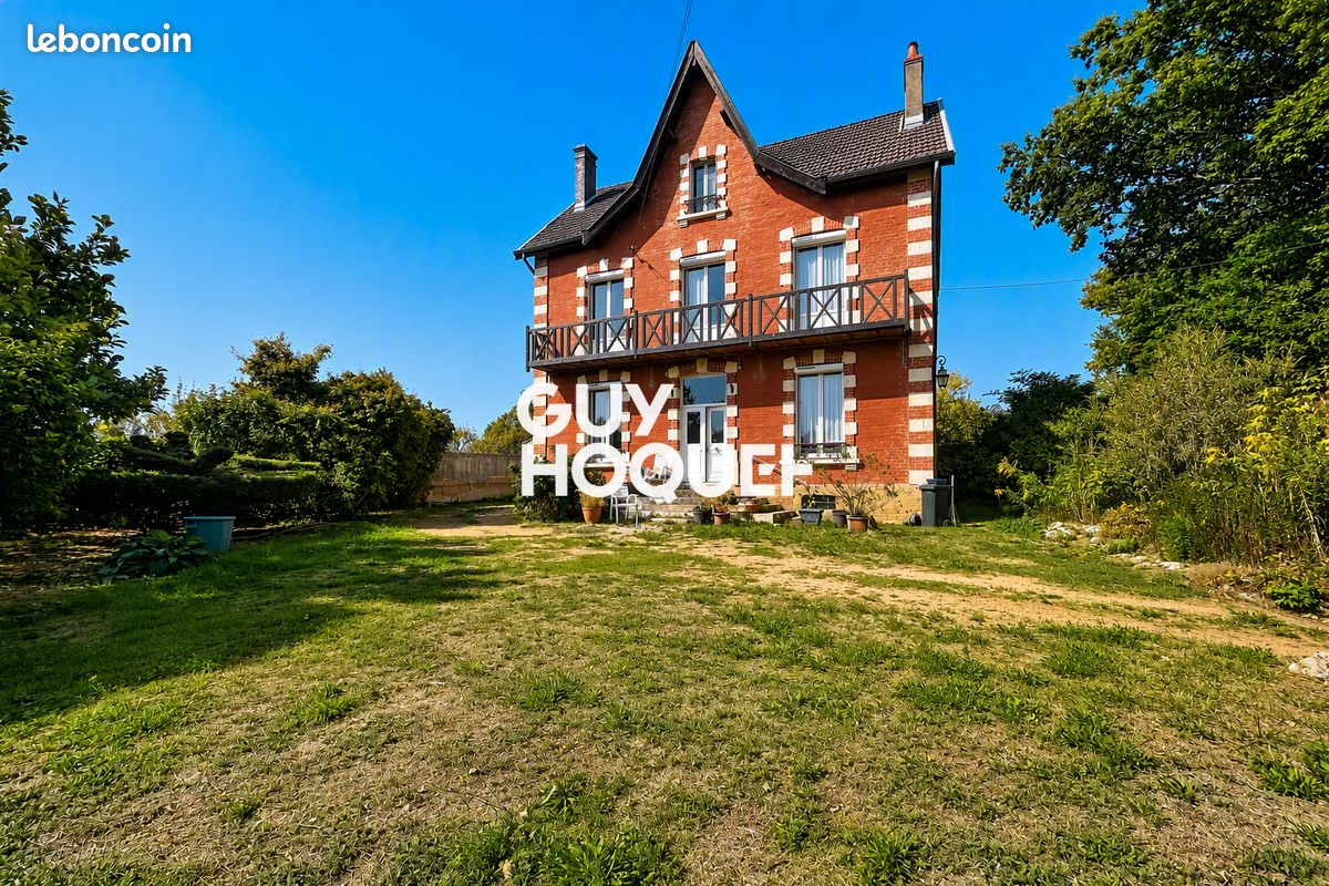 Maison 7 pièces 151 m² · à La Chapelle-de-Guinchay · 151 m² · 275 000 €