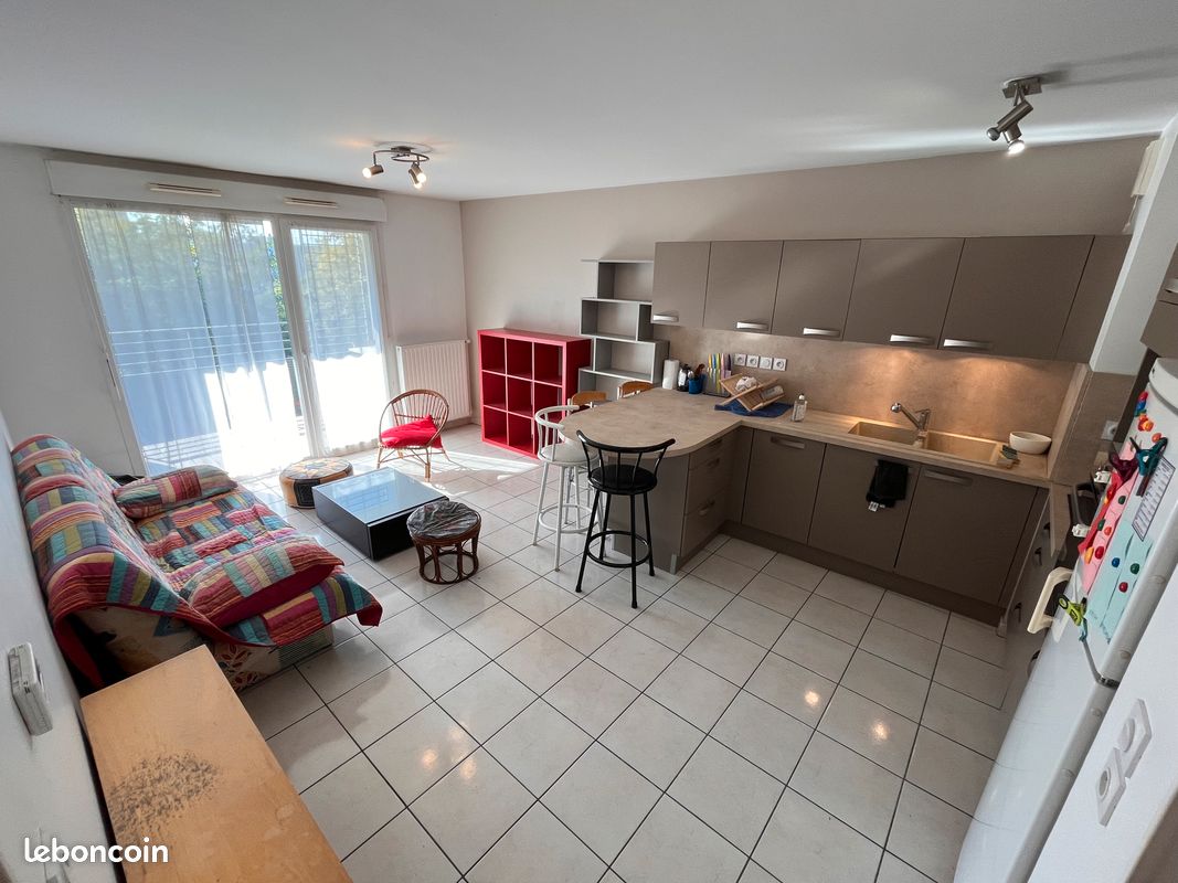 Appartement 3 pièces 60 m² · à Vénissieux · 60 m² · 880 €/mois