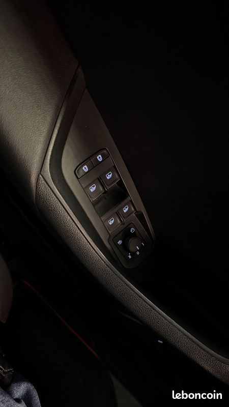 Skoda kodiaq 2.0 tdi 150 scr active 4x2 dsg bva + crochet d'attelage + camera 360 + 4 pneus (image 25)