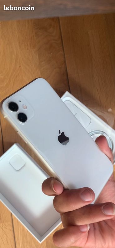 IPhone 11 (image 2)