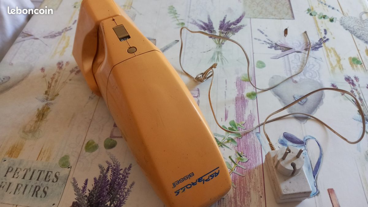 1 ancien petit aspirateur électrique pour pieces (image 2)