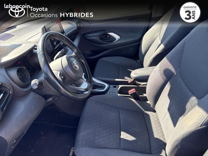 Toyota Yaris 116h Design 5p (image 11)