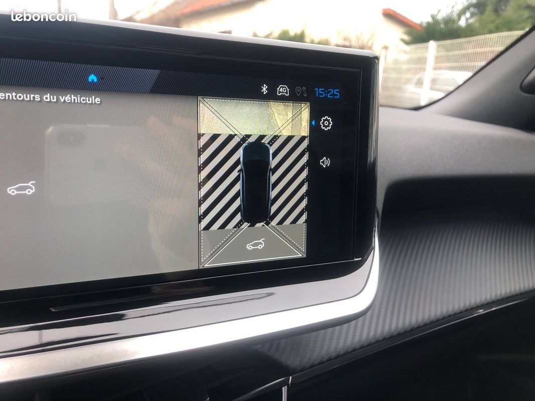 PEUGEOT 2008 Hybrid 145 e-DCS6 Allure (image 16)