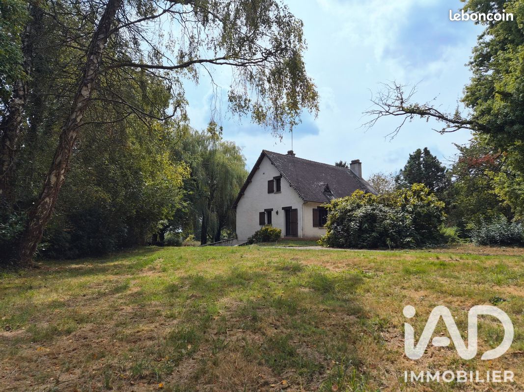 Maison 6 pièces 152 m² · à Grandparigny · 152 m² · 215 000 €
