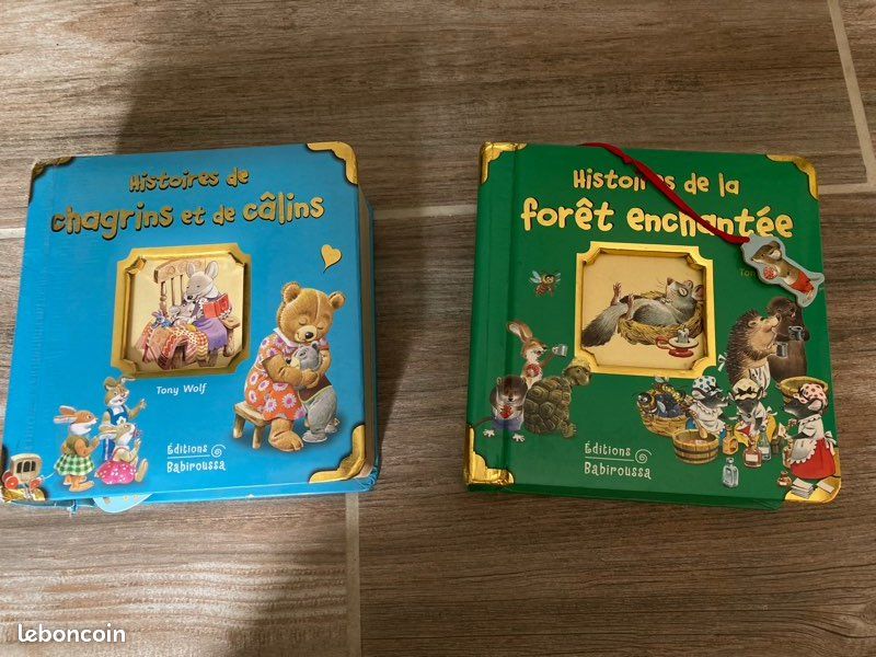 Idée cadeau,2 gros livres de contes en pages cartonnées, plusieurs histoires (image 1)