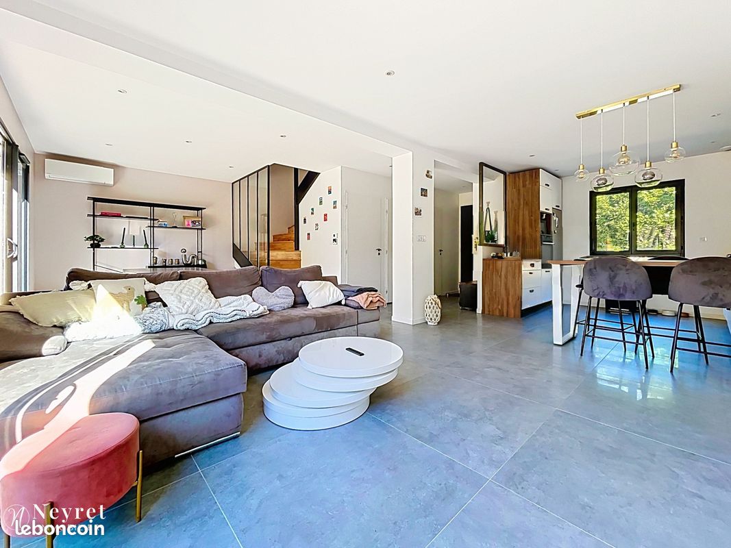 Maison 5 pièces 120 m² · à Sérézin-du-Rhône · 120 m² · 395 000 €