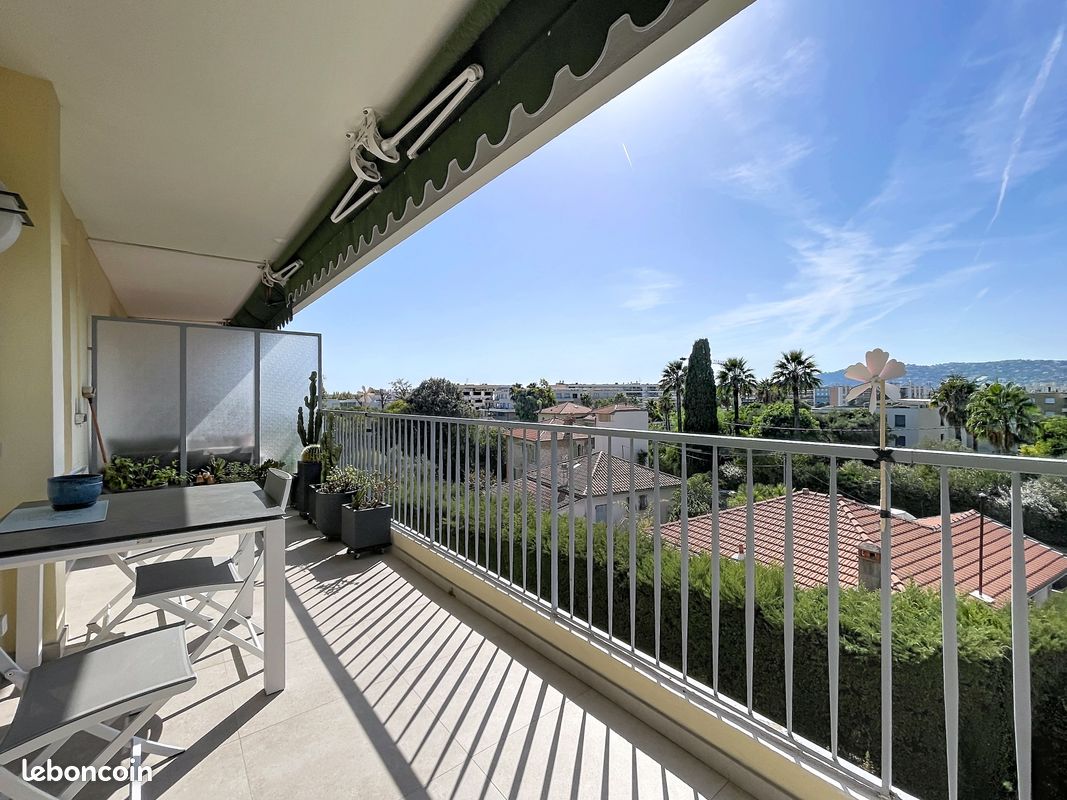 Parking 3 pièces 80 m² · à Antibes · 80 m² · 490 000 €