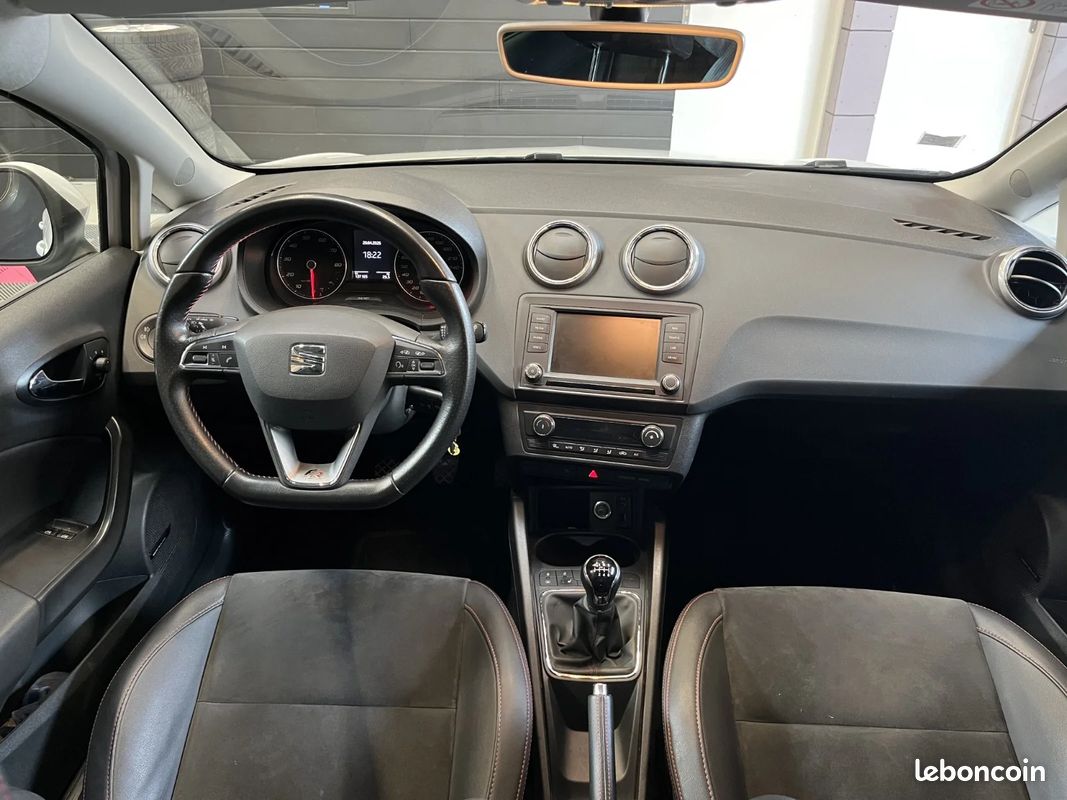 SEAT IBIZA 1.0 TSI 110 FR - CUIR ALCANTARA - TOIT OUVRANT - GPS - CLIM Auto - (image 14)