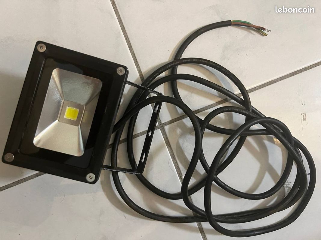 Projecteur LED d'extérieur (équivalent 100 W) 6000K (image 2)