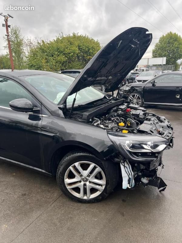 Renault Mégane IV Berline TCe 140 FAP Zen ACCIDENTEE (image 10)