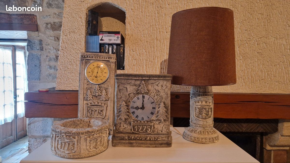 Ensemble lampe + cendrier + thermomètre + pendule (image 1)