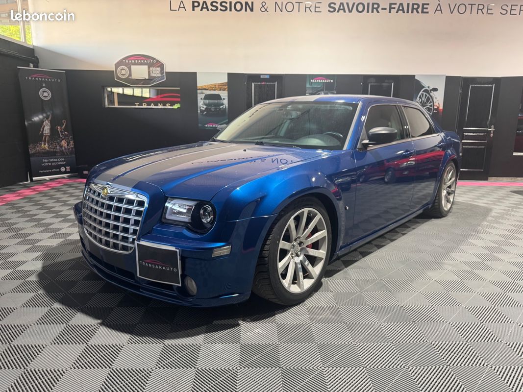 Chrysler 300c 6.1 v8 hemi srt-8 a (image 9)