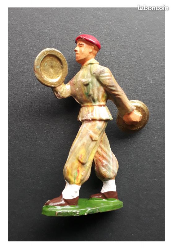 Lot De Figurines Anciennes Starlux : Légionnaires Ocre Et Soldats GI - Occasion, Plastique Peint