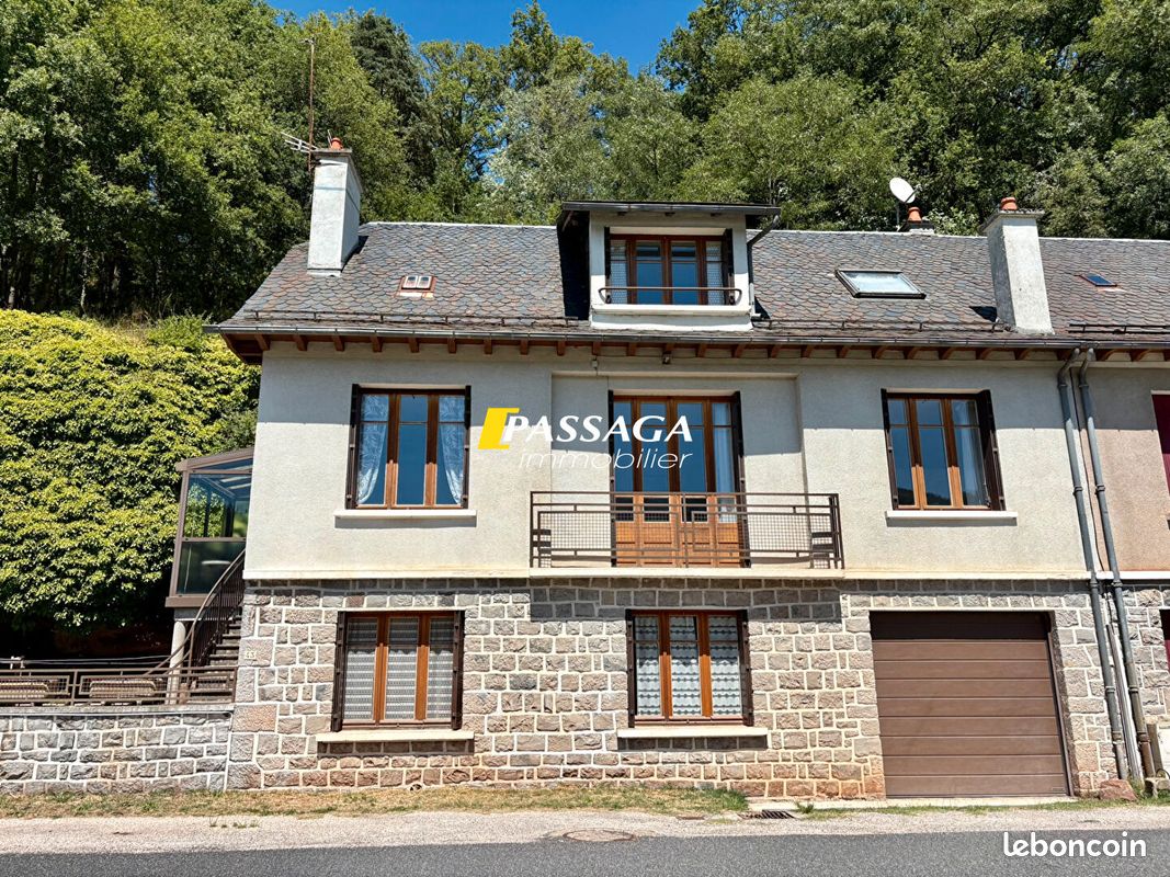 Maison 6 pièces 128 m² · à Saint-Laurent-d'Olt · 128 m² · 130 000 €