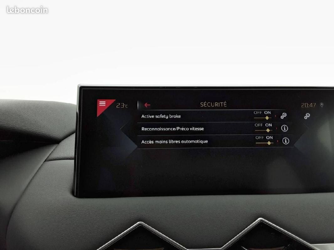 DS 3 Crossback DS3 PureTech 130 EAT8 - Connected Chic (image 27)