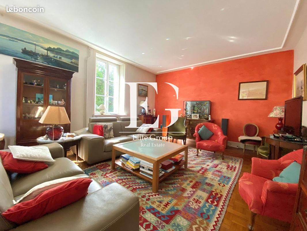 Maison 10 pièces 331 m² - Touvre 16600 (image principale 4)