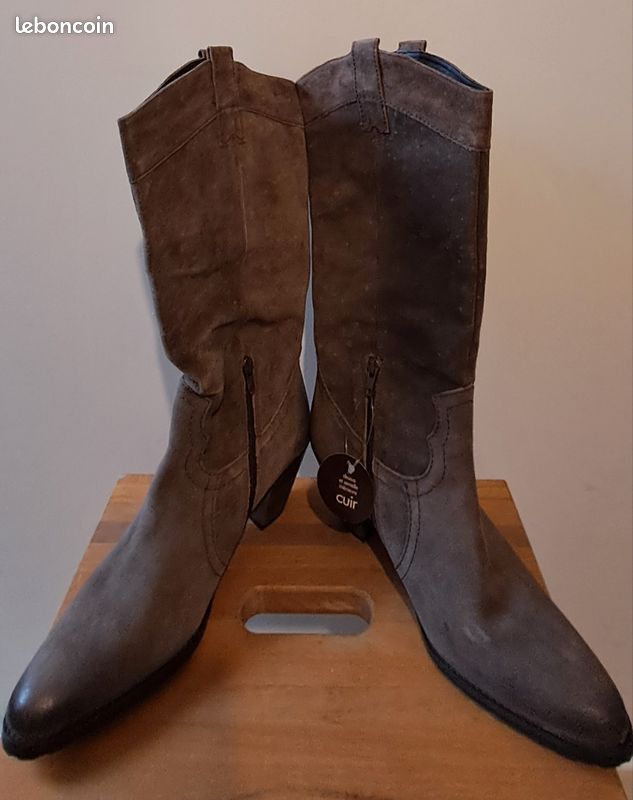 Bottes en cuir neuves - Taille 41 (image 2)