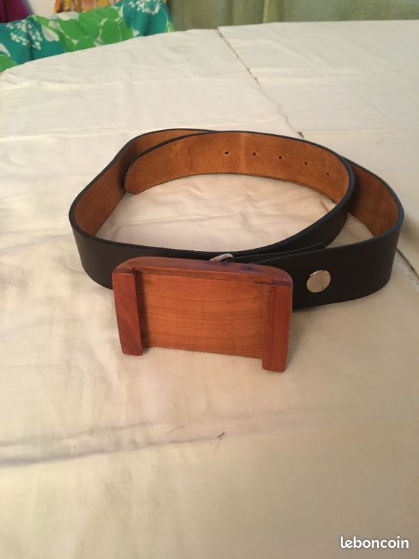 Ceinture cuir marron. Boucle en bois (image 1)