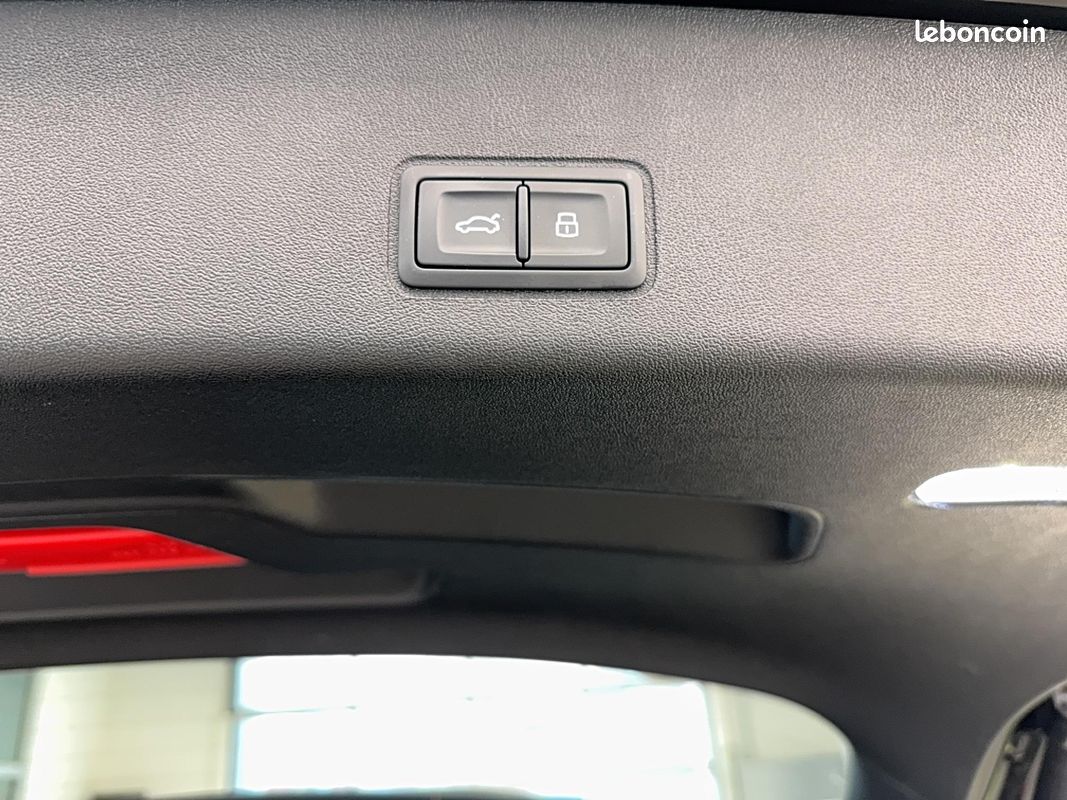 AUDI Q3 e-hybrid 272 ch S tronic 6 S line (image 28)