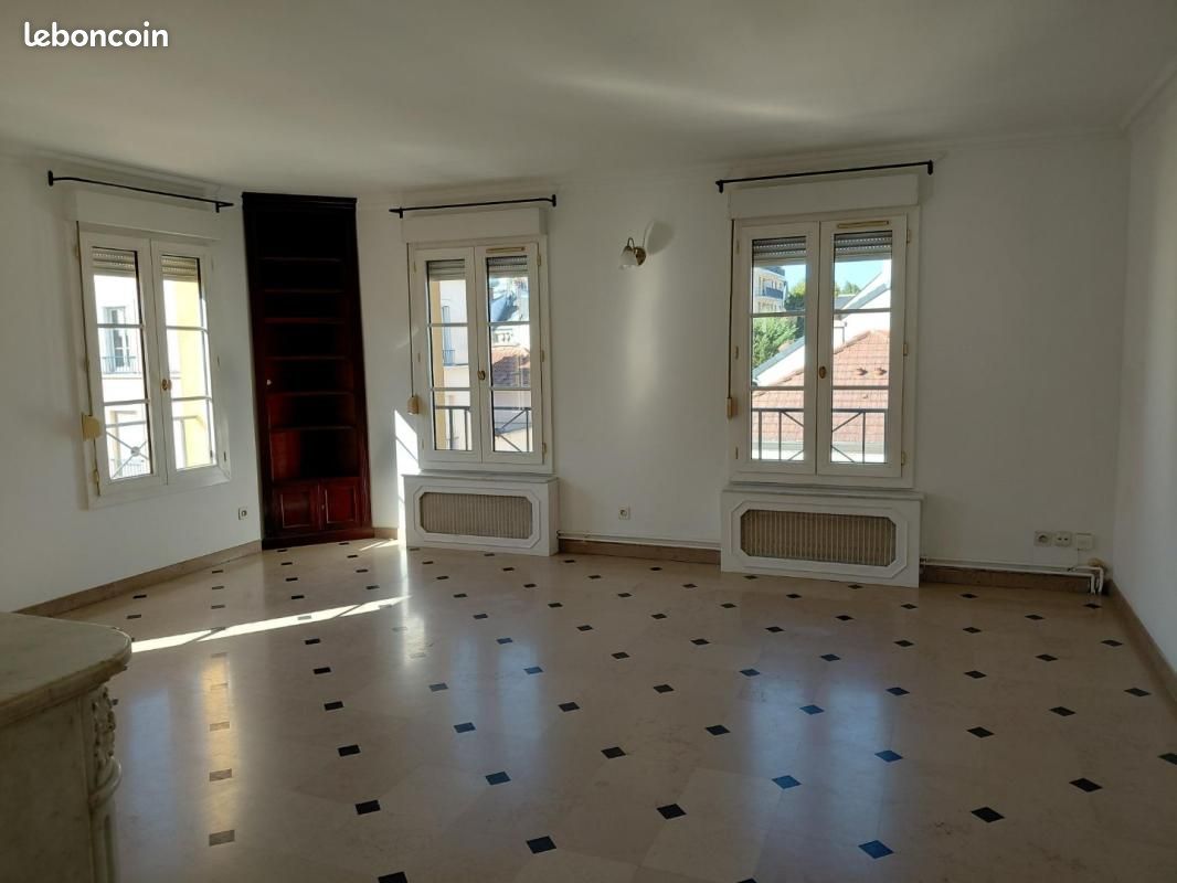 Appartement 6 pièces 115 m² · à Versailles · 115 m² · 3 054 €/mois